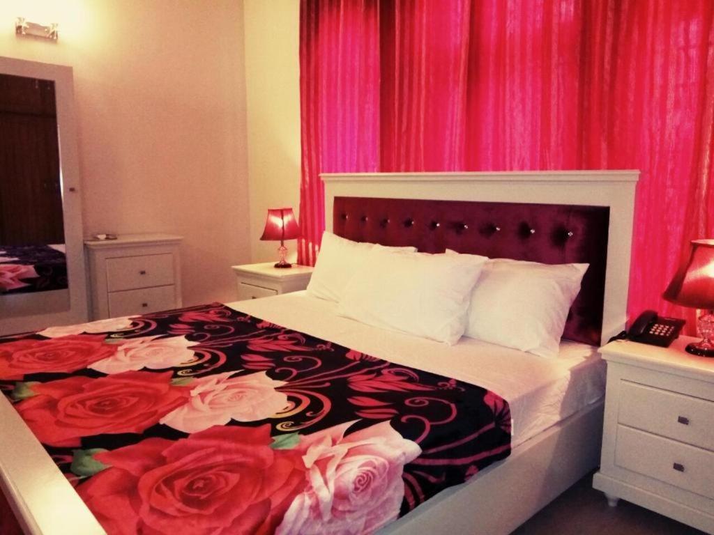 Royal Galaxy Bed & Breakfast Islamabad: Family-Exclusive Retreat Exterior photo