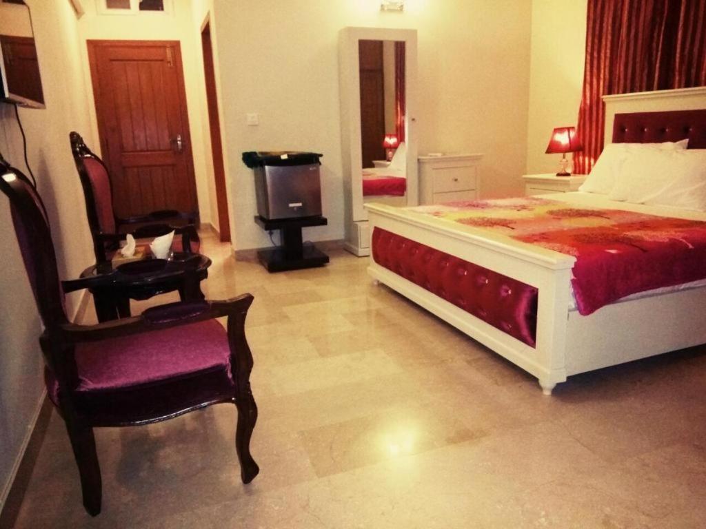 Royal Galaxy Bed & Breakfast Islamabad: Family-Exclusive Retreat Exterior photo