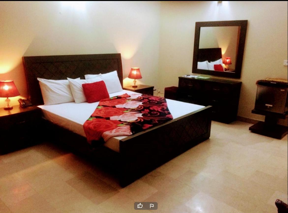 Royal Galaxy Bed & Breakfast Islamabad: Family-Exclusive Retreat Exterior photo
